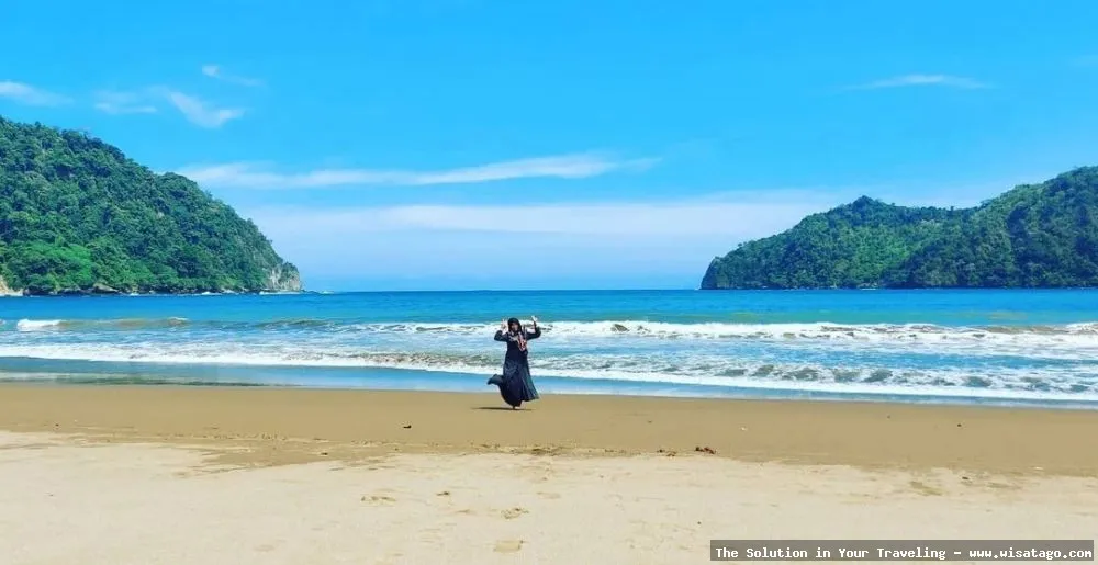 wisata Pantai Sipelot Malang menawan.