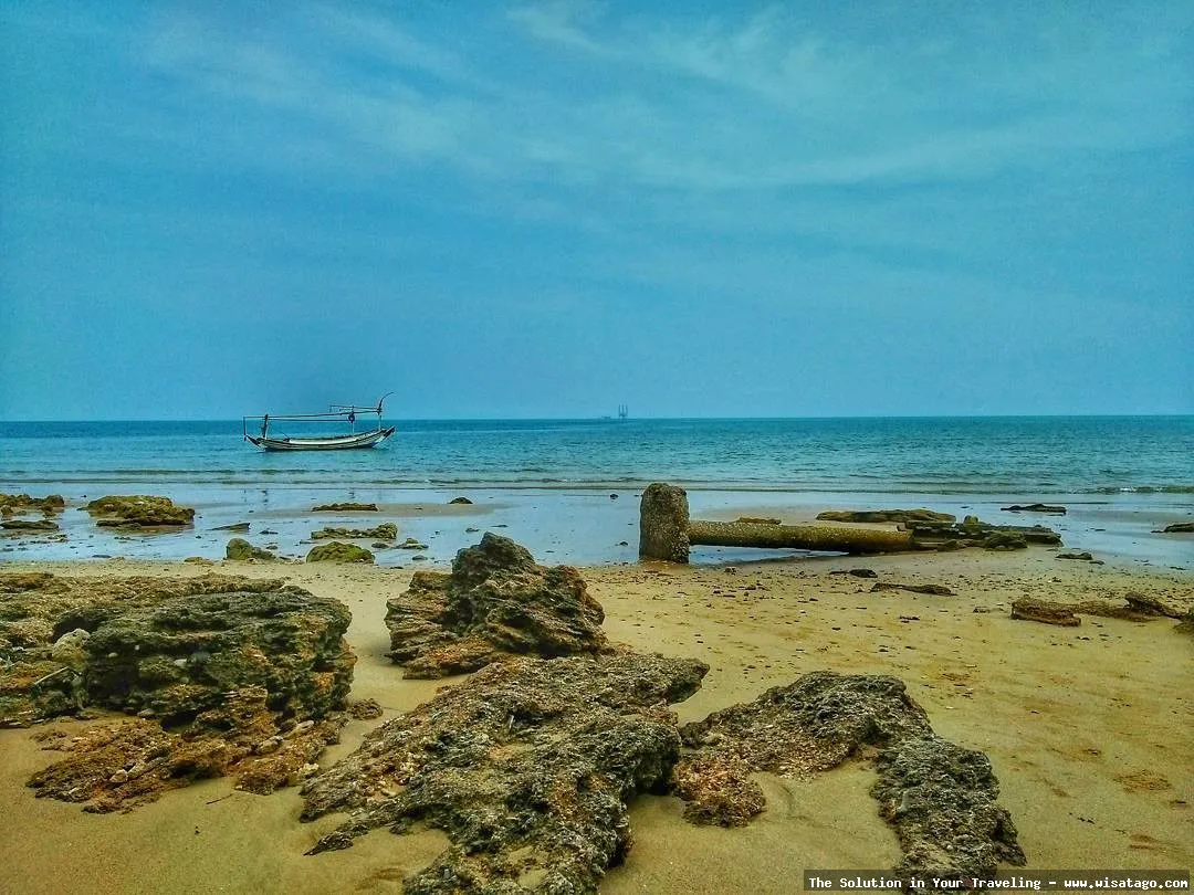 wisata Pantai Siring Kemuning yang indah
