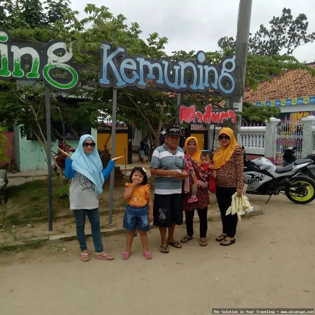 wisata Pantai Siring Kemuning yang indah