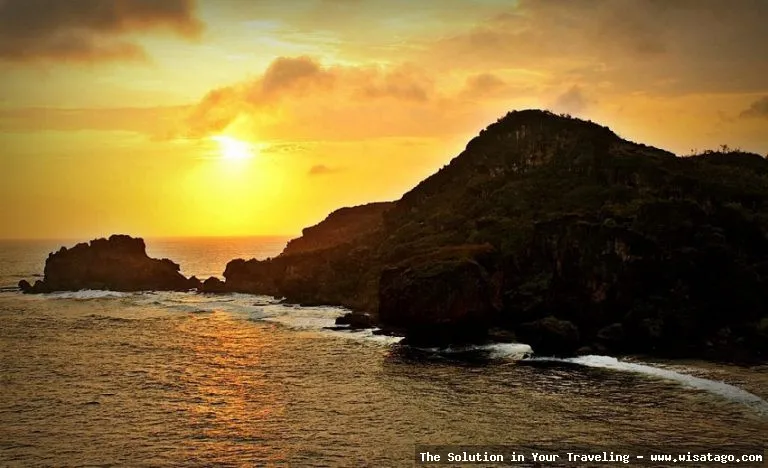 wisata Pantai Siung Gunungkidul yang mempesona