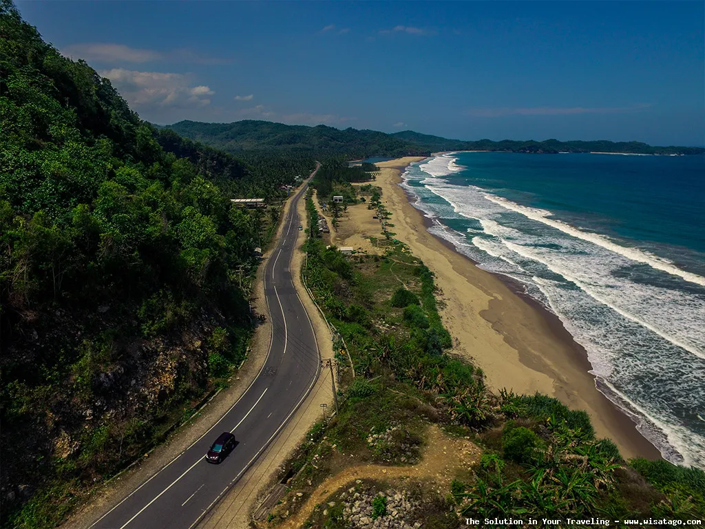 Wisata Pantai Srau Pacitan yang mempesona