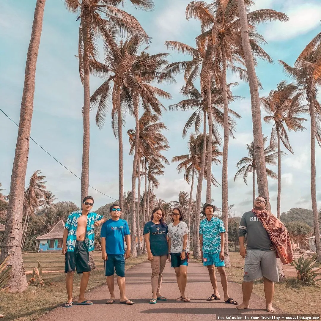 wisata Pantai Srau Pacitan mempesona.