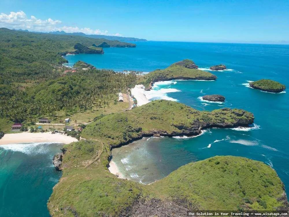 wisata Pantai Srau Pacitan yang indah