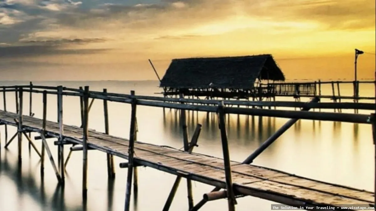 Wisata Pantai Tanjung Kait yang indah.