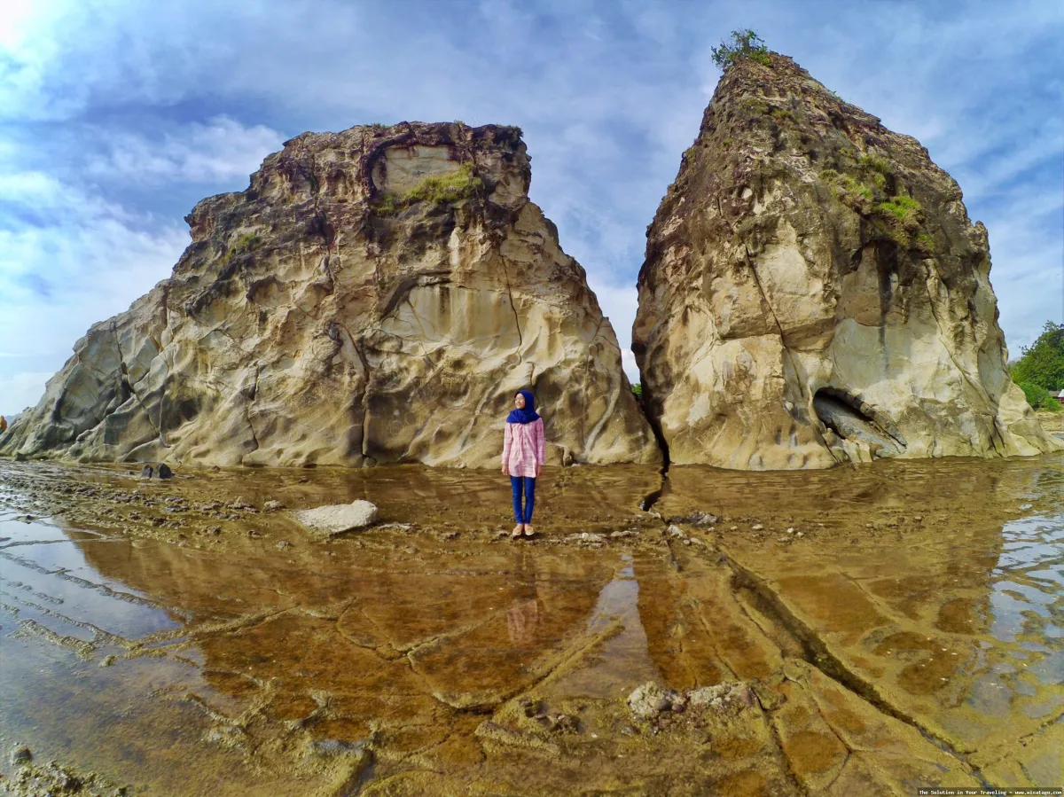 wisata Pantai Tanjung Layar yang indah