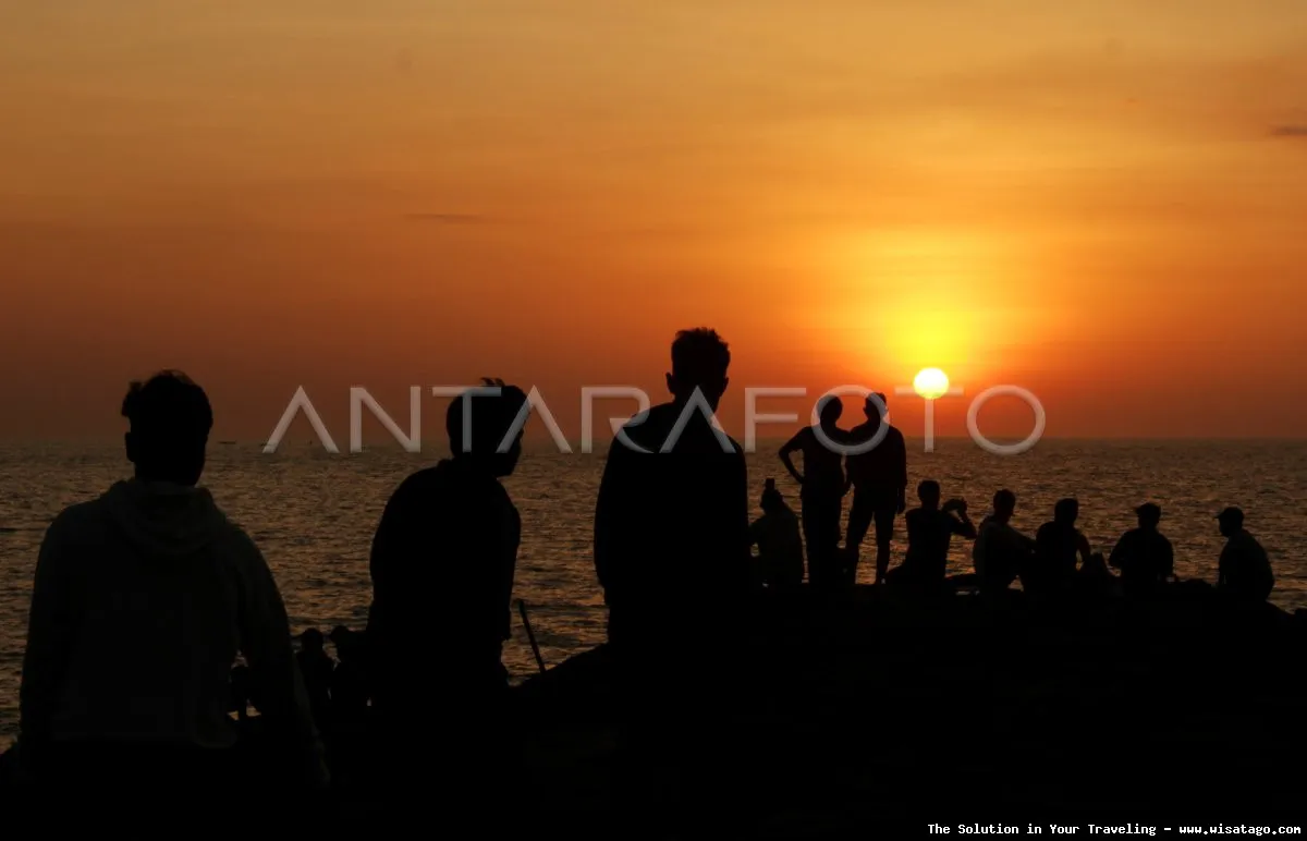 Wisata Pantai Tanjung Layar yang memukau
