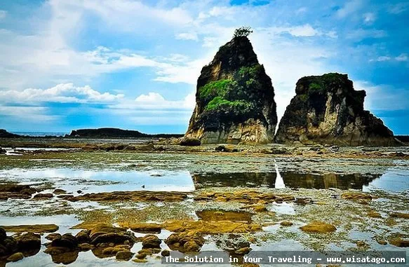 wisata Pantai Tanjung Layar yang indah