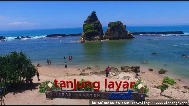 Wisata Pantai Tanjung Layar yang memukau