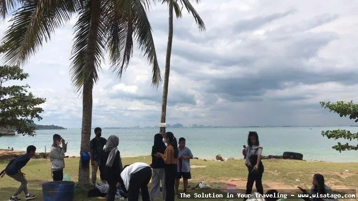 wisata Pantai Tanjung Pinggir yang indah