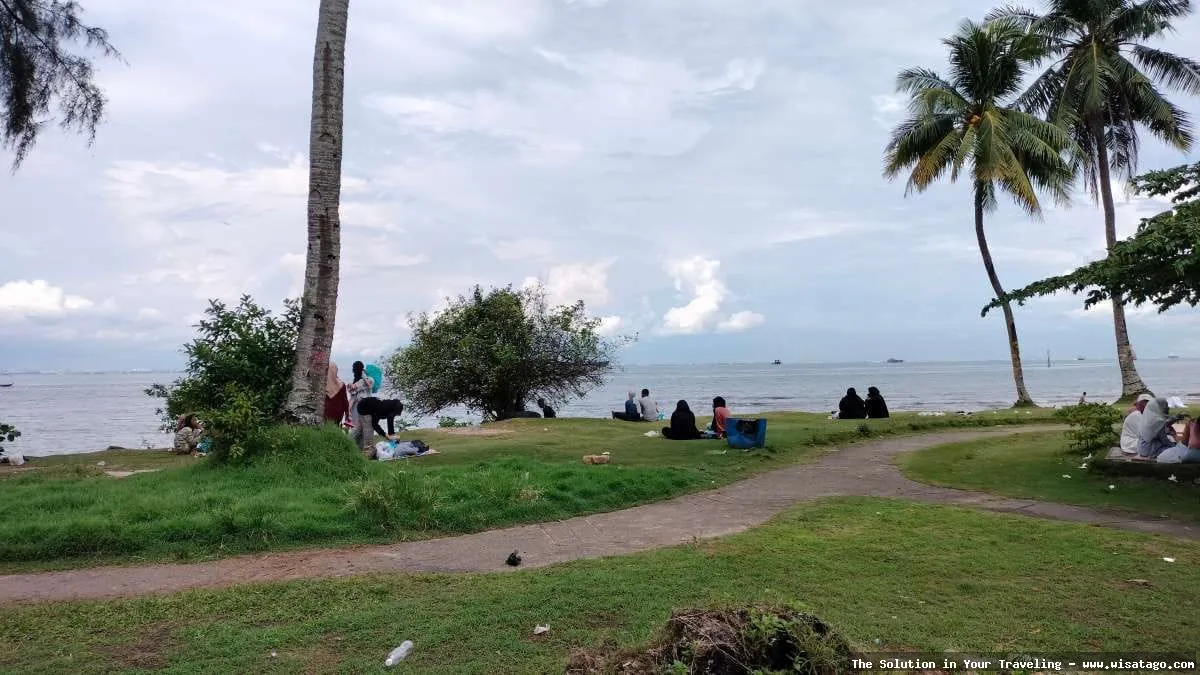 Wisata Pantai Tanjung Pinggir yang memukau