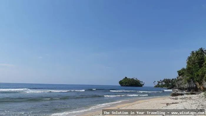 wisata Pantai Tanjung Sawang yang indah