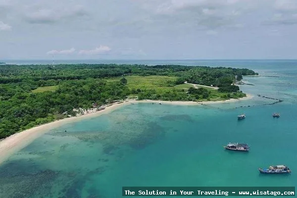 Wisata Pantai Tanjung Sawang yang indah