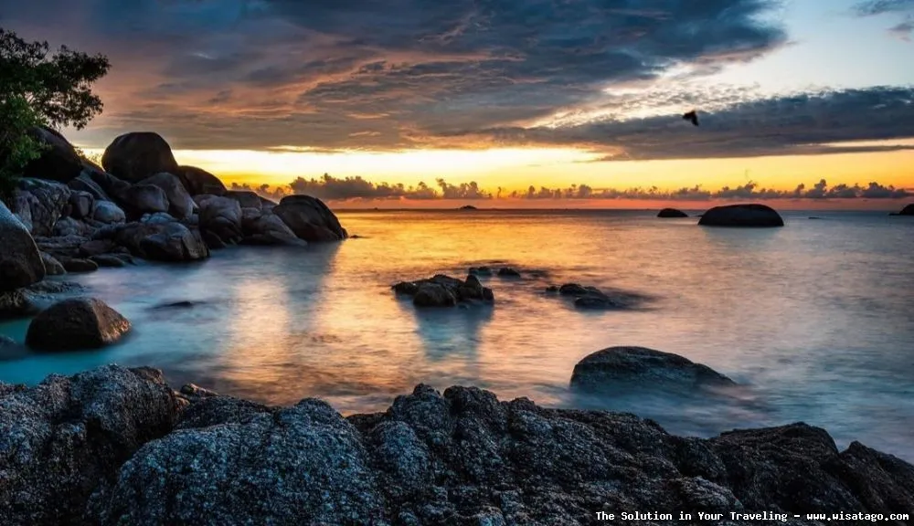 wisata Pantai Tanjung Tinggi memukau