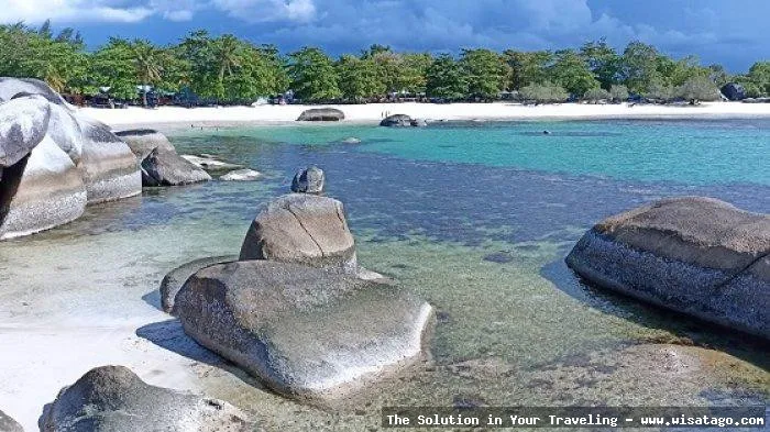 Wisata Pantai Tanjung Tinggi nan indah
