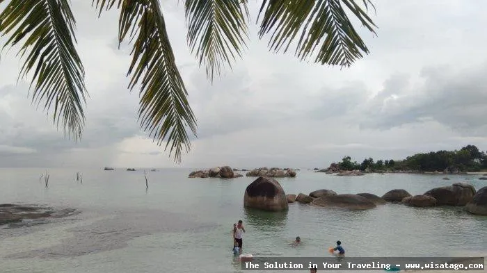 Wisata Pantai Tanjung Tinggi yang indah