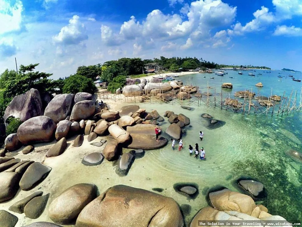 Wisata Pantai Tanjung Tinggi nan eksotis