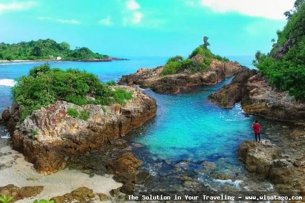 Wisata Pantai Tapak Kera yang memukau