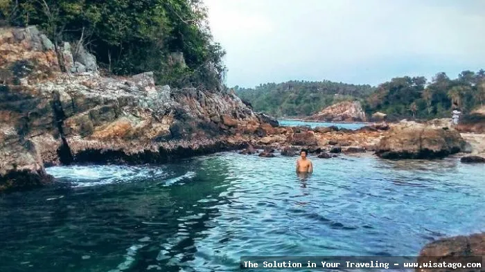 wisata Pantai Tapak Kera yang indah