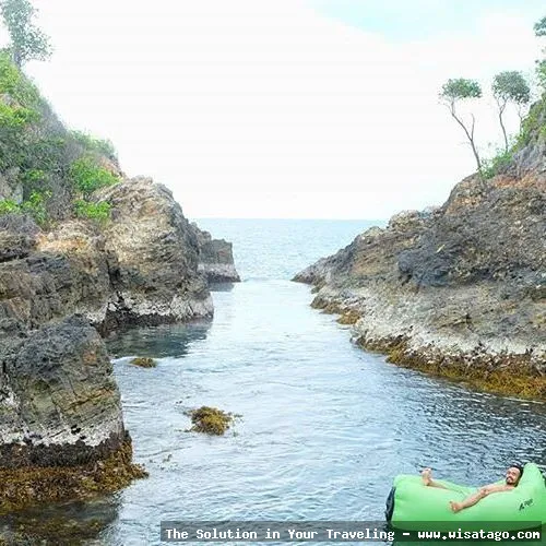 wisata Pantai Tapak Kera yang indah