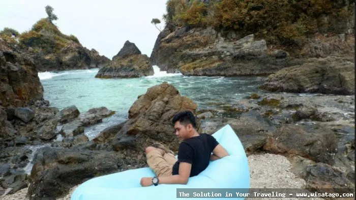 wisata Pantai Tapak Kera yang memukau