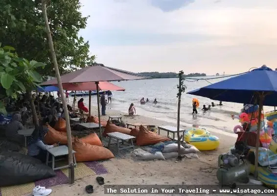 wisata Pantai Teluk Awur yang indah