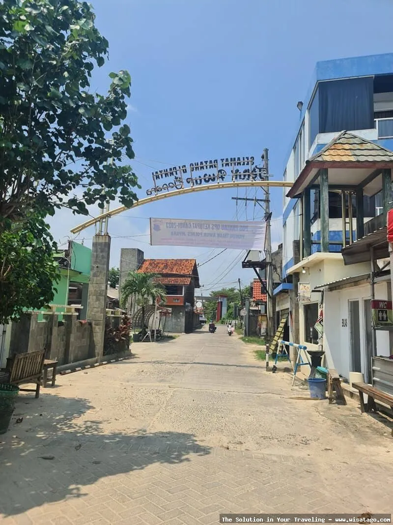 wisata Pantai Teluk Awur yang indah