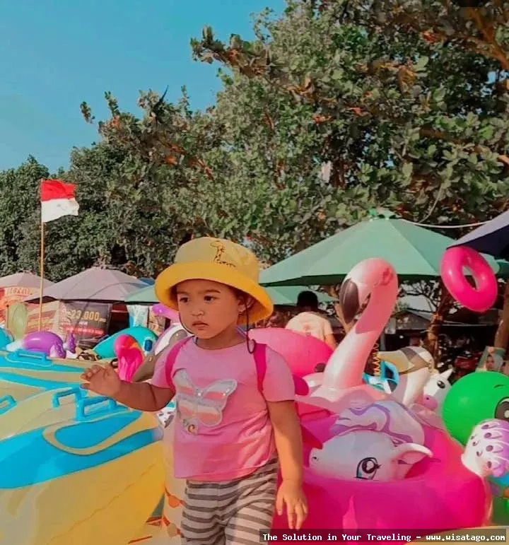 wisata Pantai Teluk Awur yang mempesona