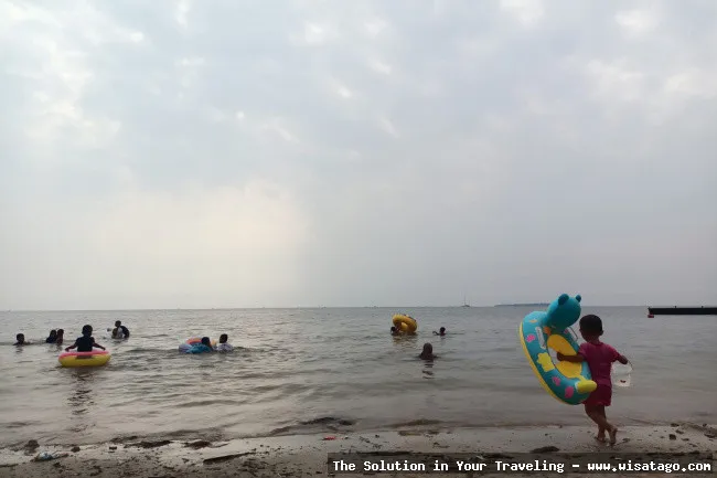 wisata Pantai Teluk Awur yang indah