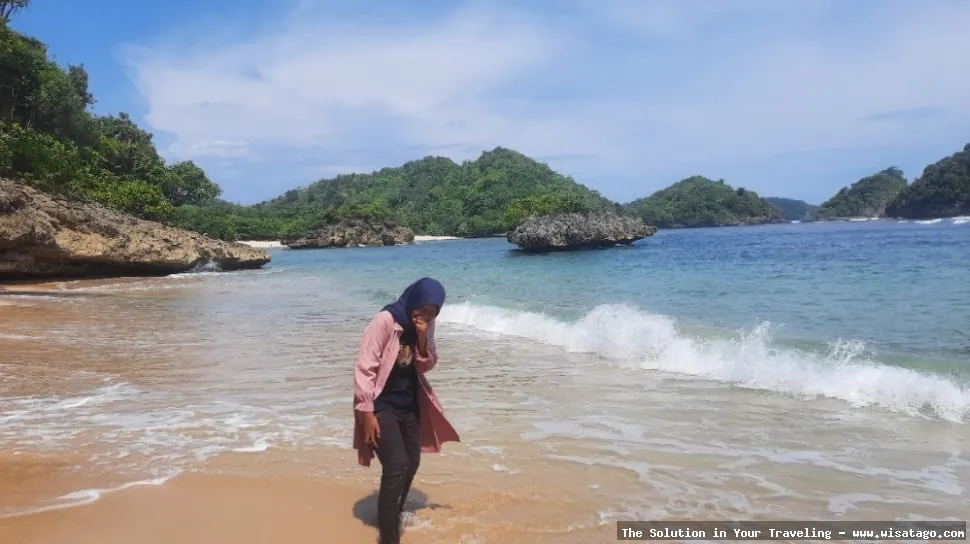 wisata Pantai Teluk Deras yang indah