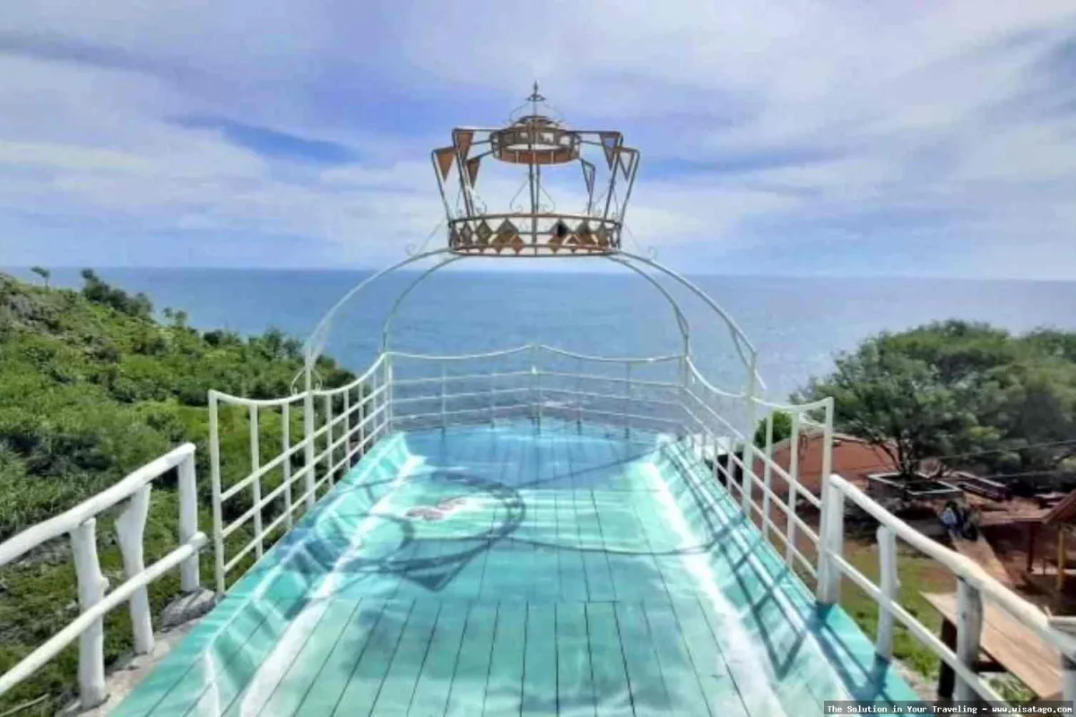 Wisata Pantai Teras Kaca indah memukau