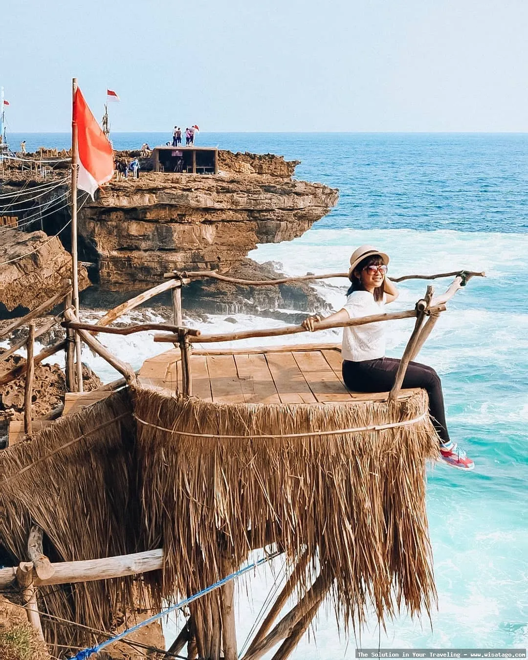 Wisata Pantai Timang, gondola menantang