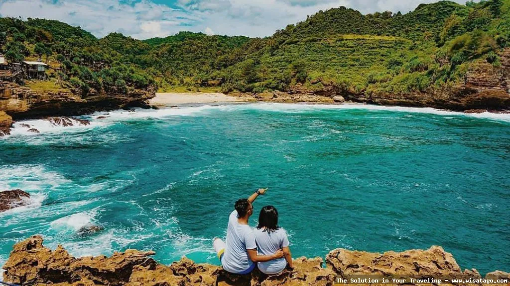 wisata Pantai Timang yang memacu adrenalin