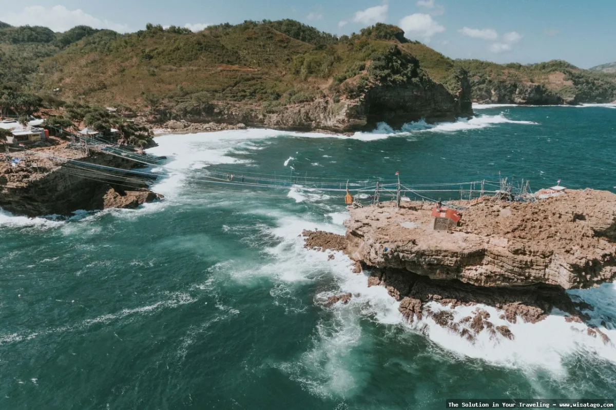 Wisata Pantai Timang yang menantang.