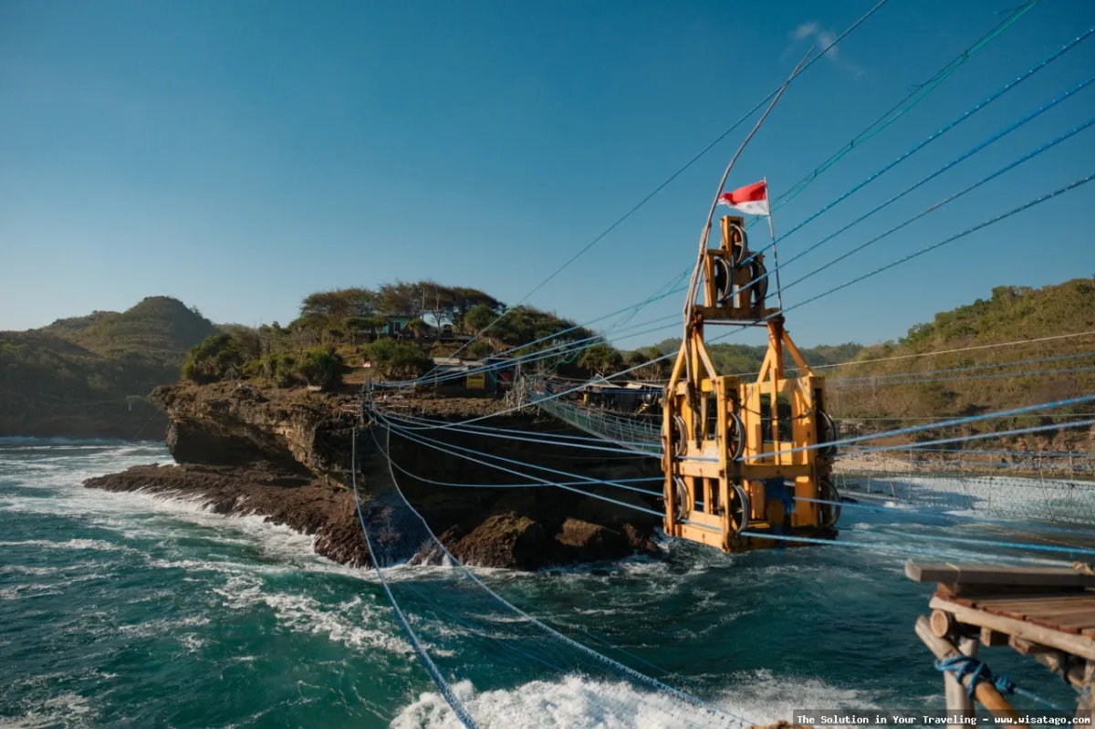 wisata Pantai Timang yang menantang