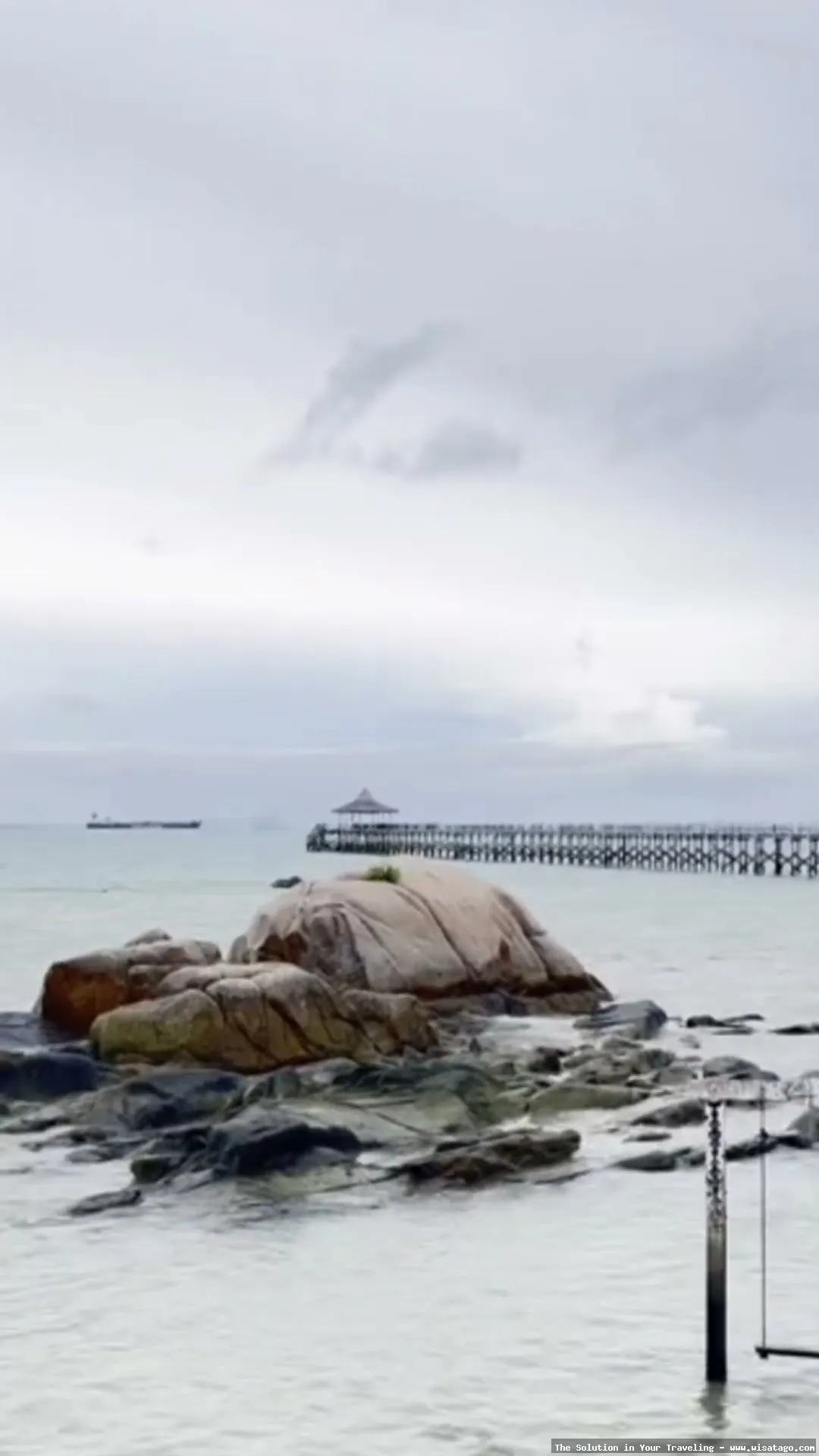 Wisata Pantai Turi yang mempesona.