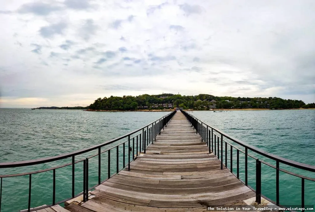 Wisata Pantai Turi yang mempesona.