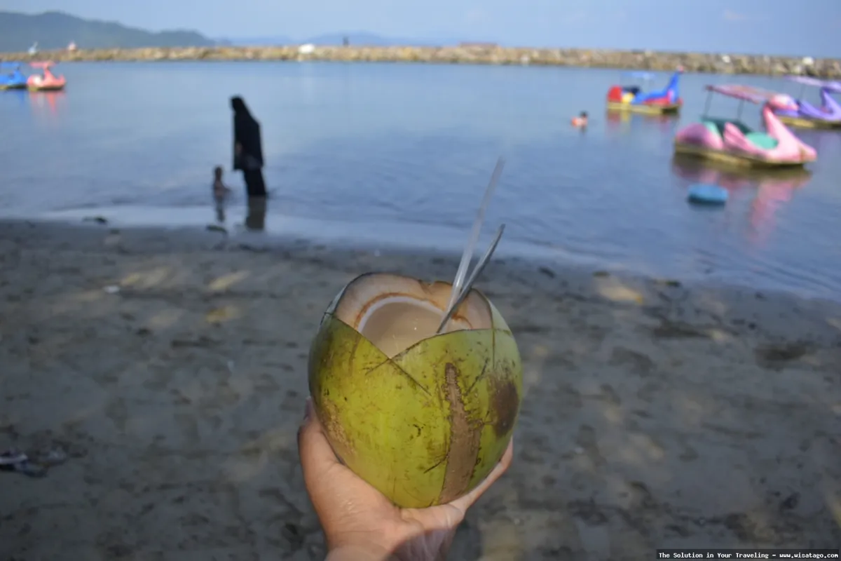 wisata Pantai Ulee Lheue yang indah