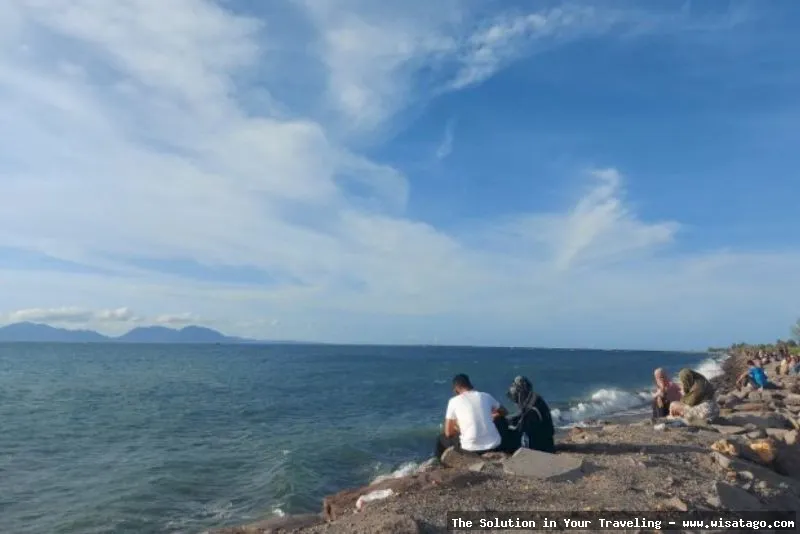 wisata Pantai Ulee Lheue yang indah