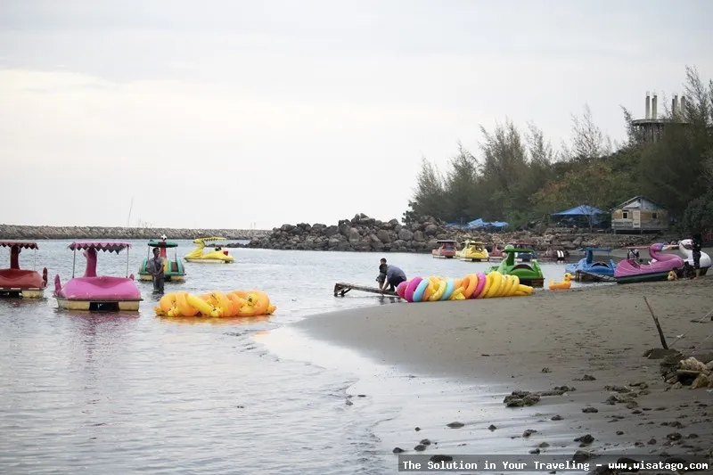 wisata Pantai Ulee Lheue yang indah