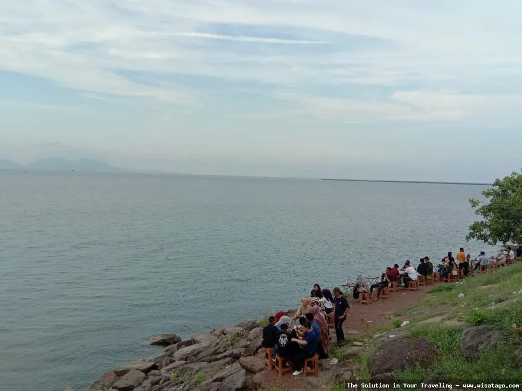 wisata Pantai Ulee Lheue yang indah