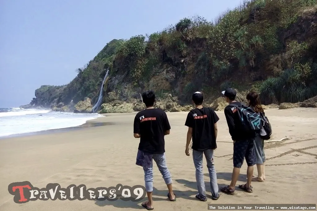 wisata Pantai Umbul Waru yang indah