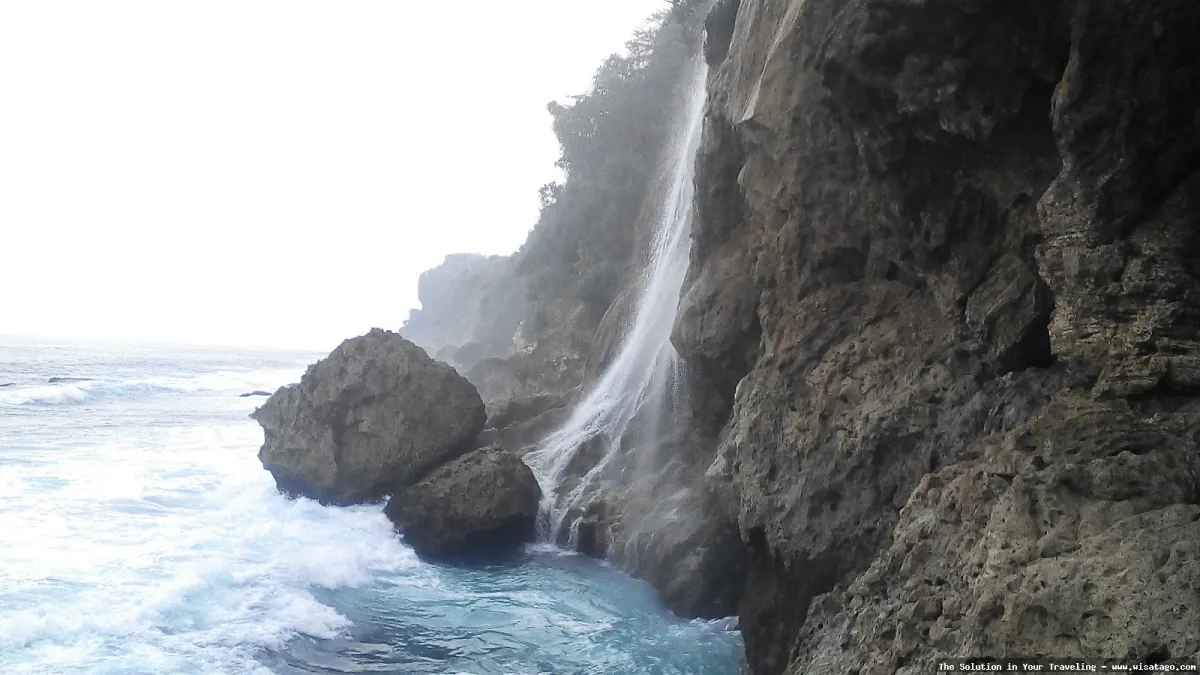 Wisata Pantai Umbul Waru yang memukau