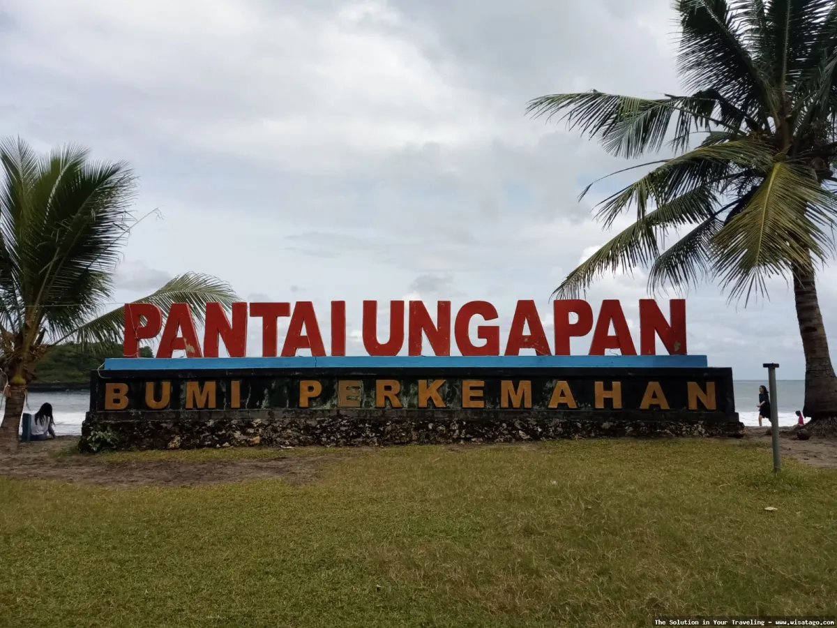 Wisata Pantai Ungapan yang menawan.