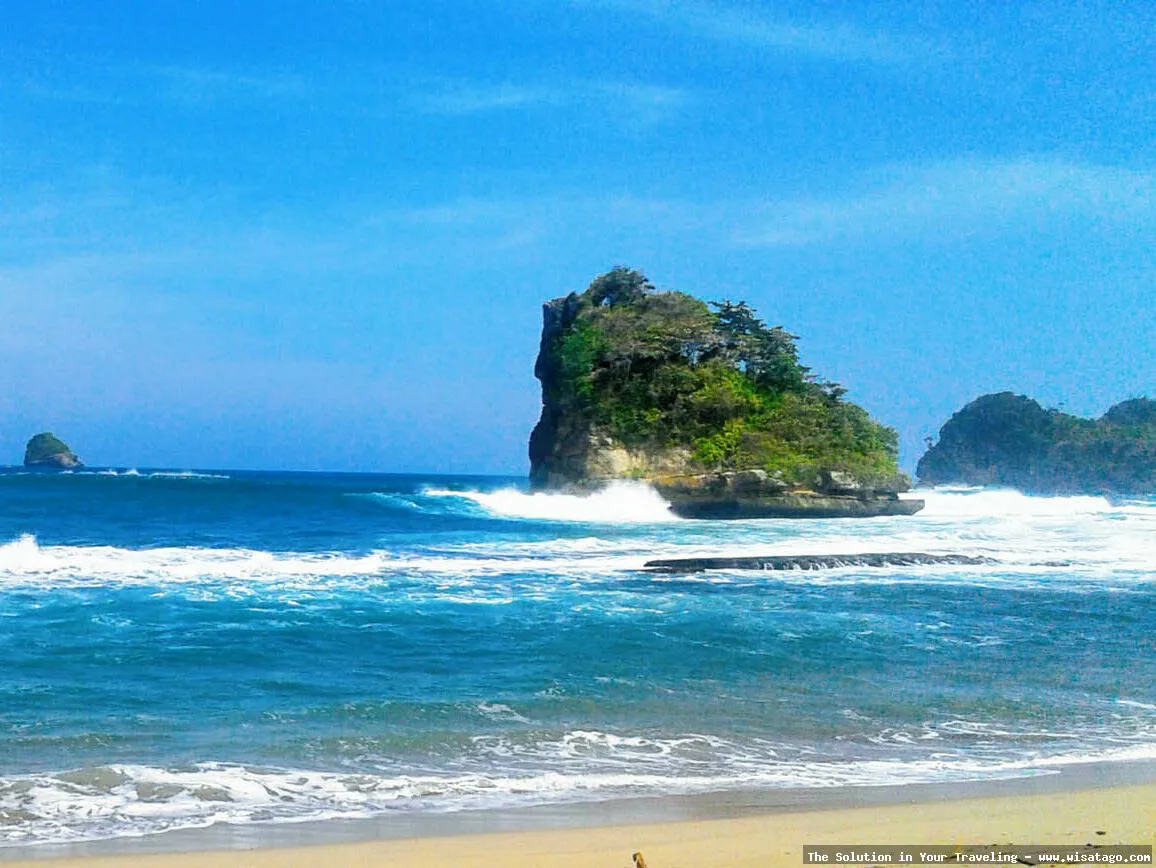 Wisata Pantai Ungapan yang mempesona.