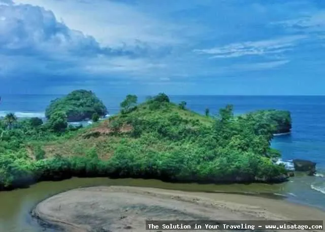 Wisata Pantai Ungapan yang mempesona.