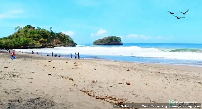Wisata Pantai Ungapan yang menawan.