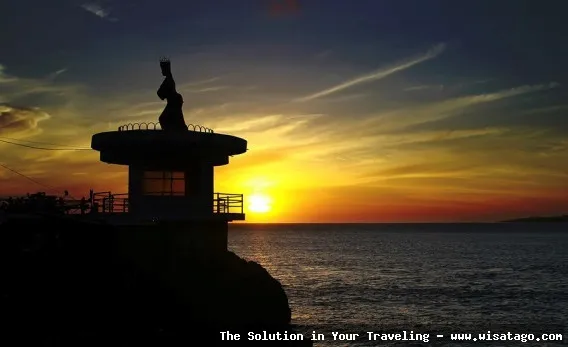 wisata Pantai Watu Dodol Banyuwangi.