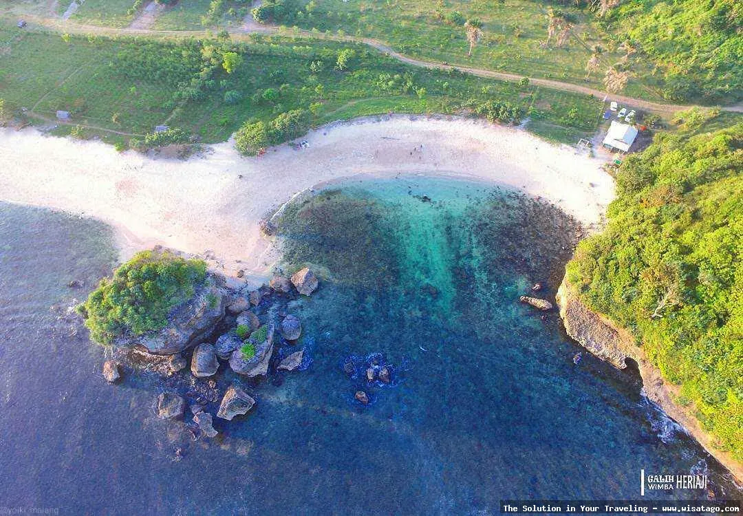 Wisata Pantai Watu Leter nan indah