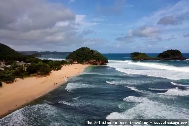 wisata Pantai Watu Leter nan indah