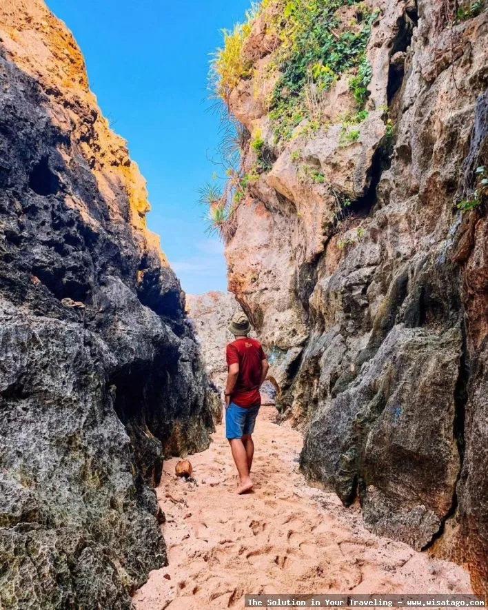 Wisata Pantai Watulawang yang mempesona